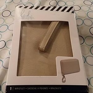 Heidi swapp wristlet